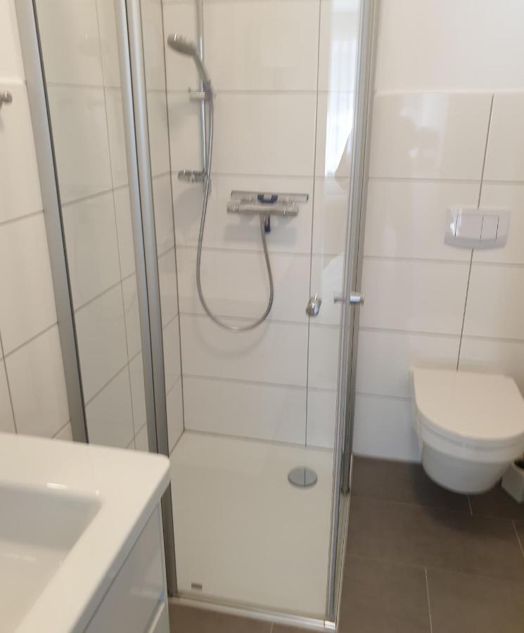 Maje Am Alten Binnenhafen Emden Bagian luar foto